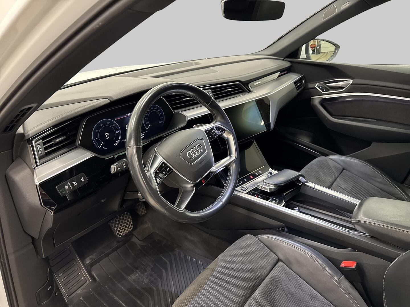 AUDI e-tron 2021