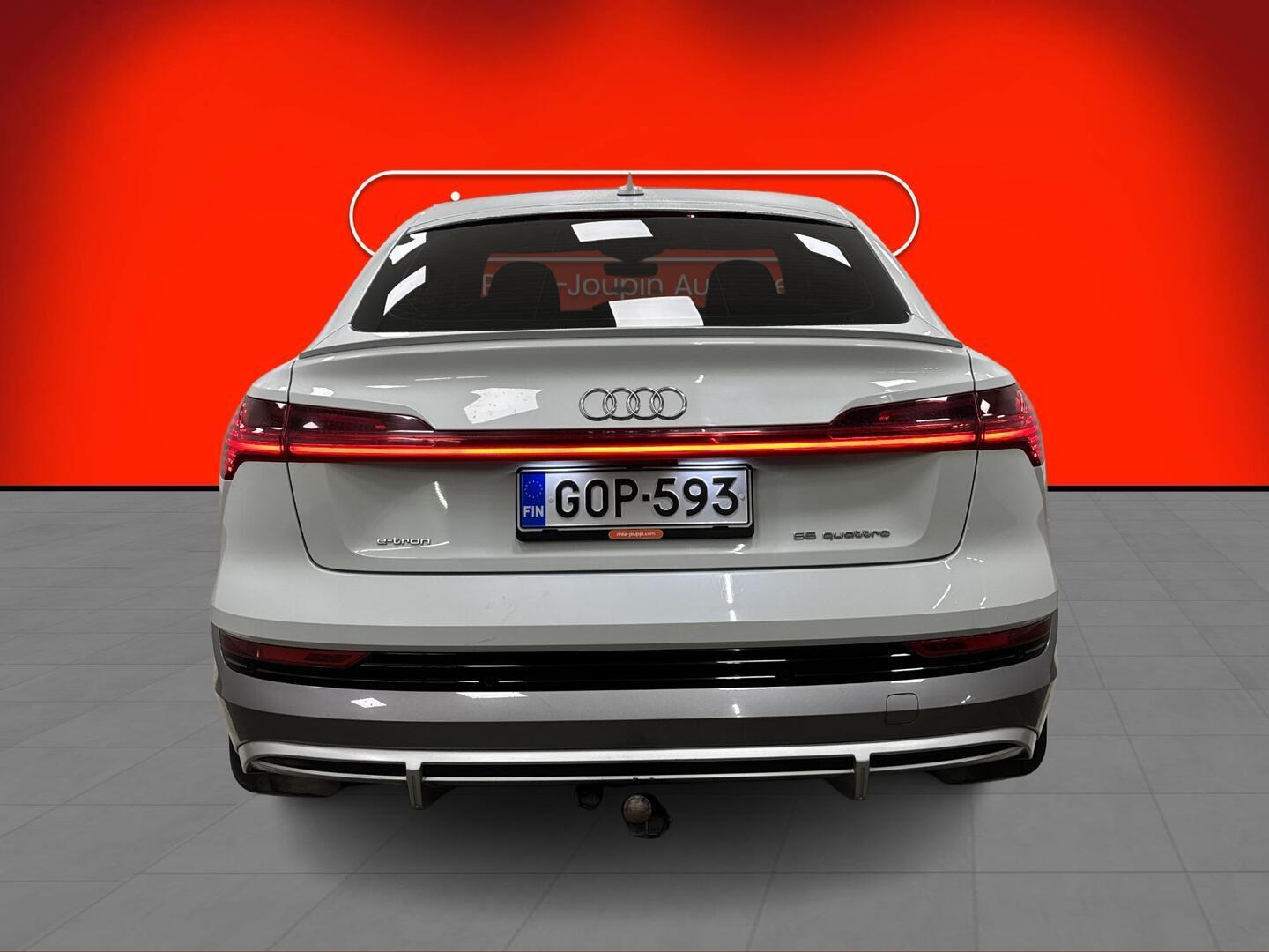 AUDI e-tron 2021
