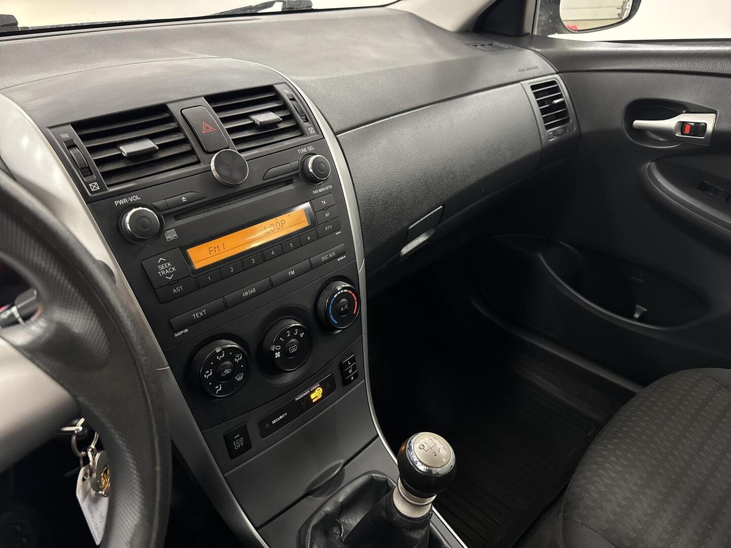 TOYOTA Corolla 2012