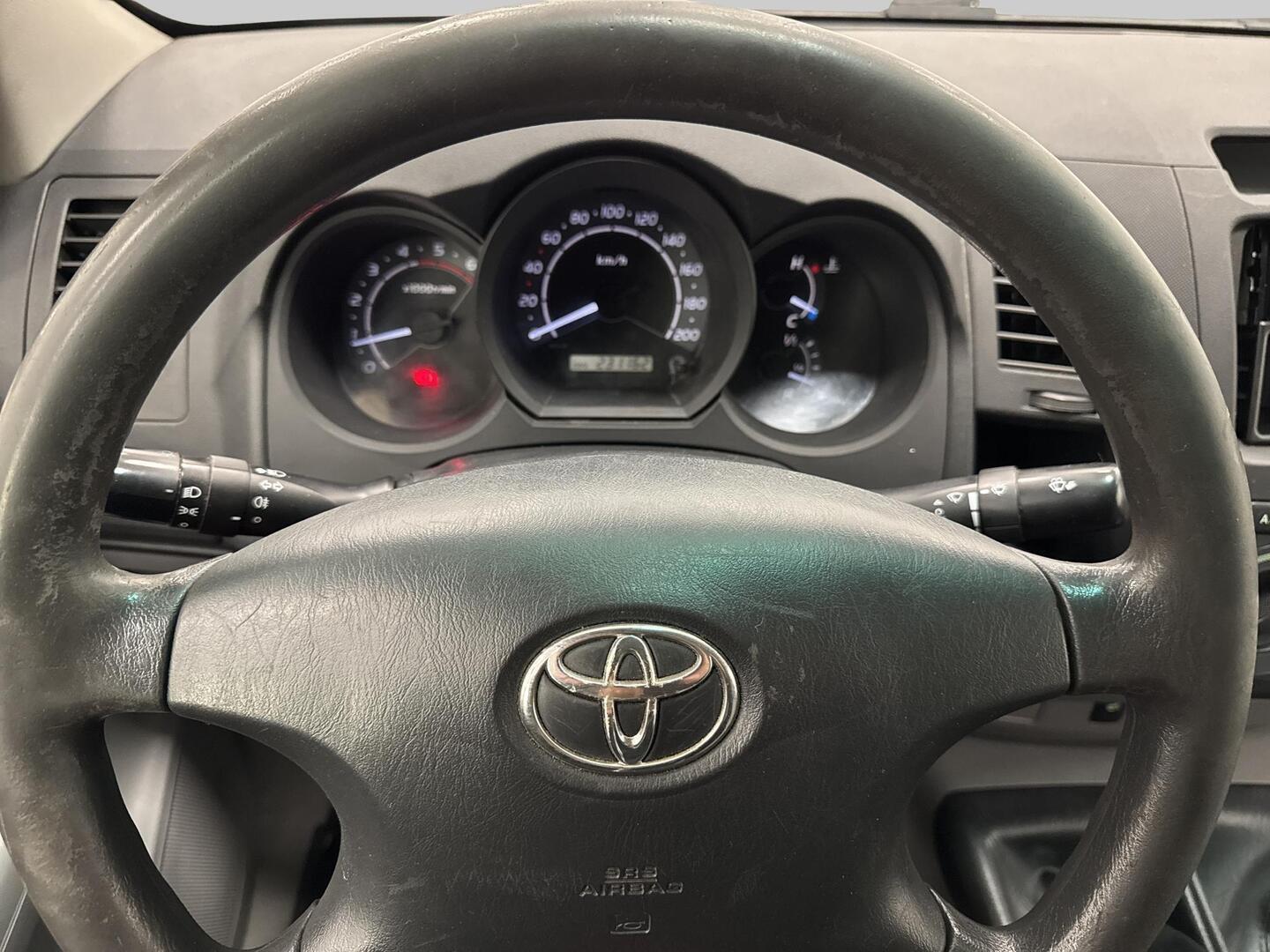TOYOTA Hilux 2011