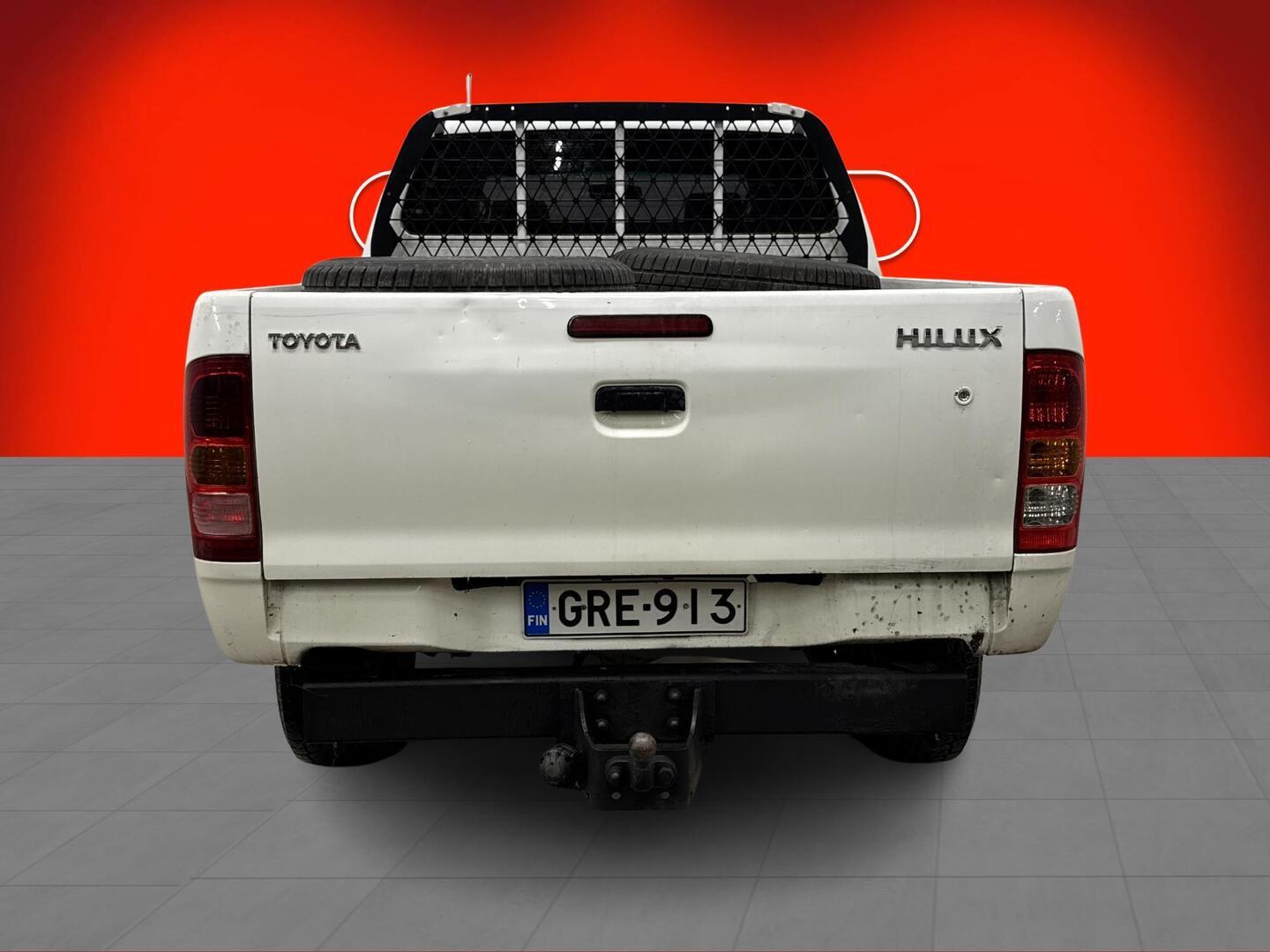 TOYOTA Hilux 2011