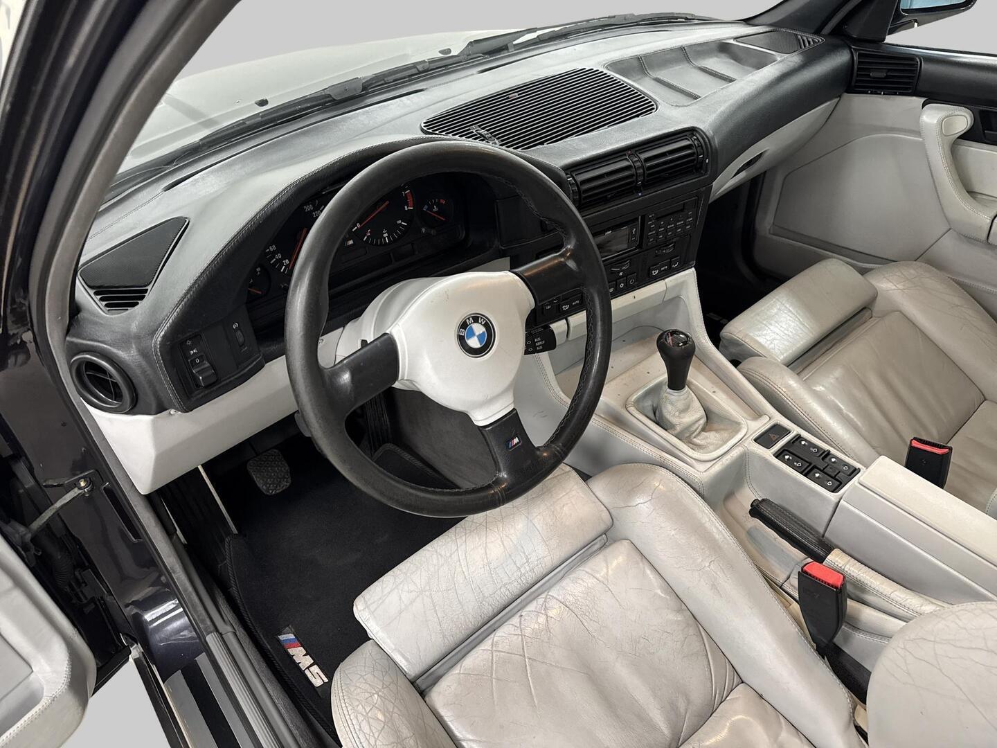 BMW M5 1991