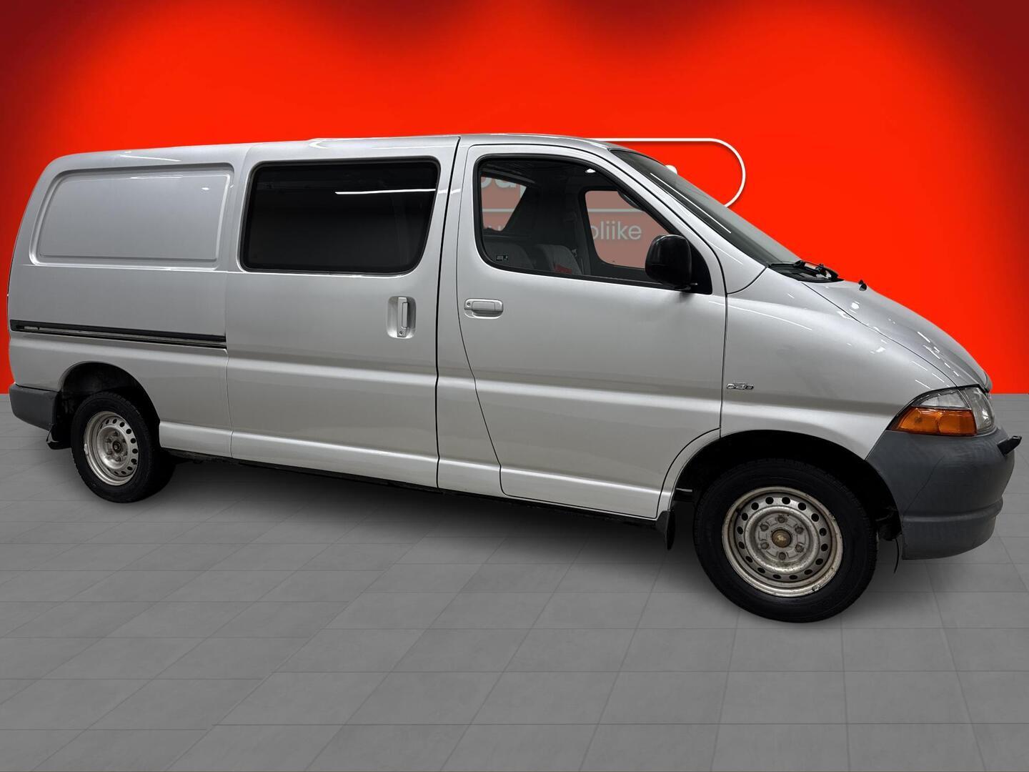TOYOTA Hiace 2002