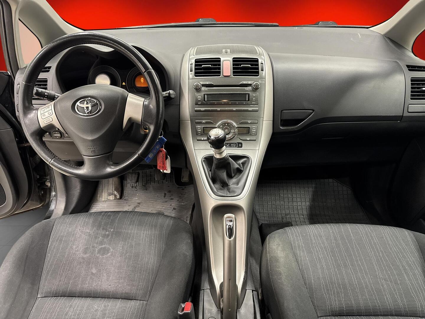TOYOTA Auris 2009