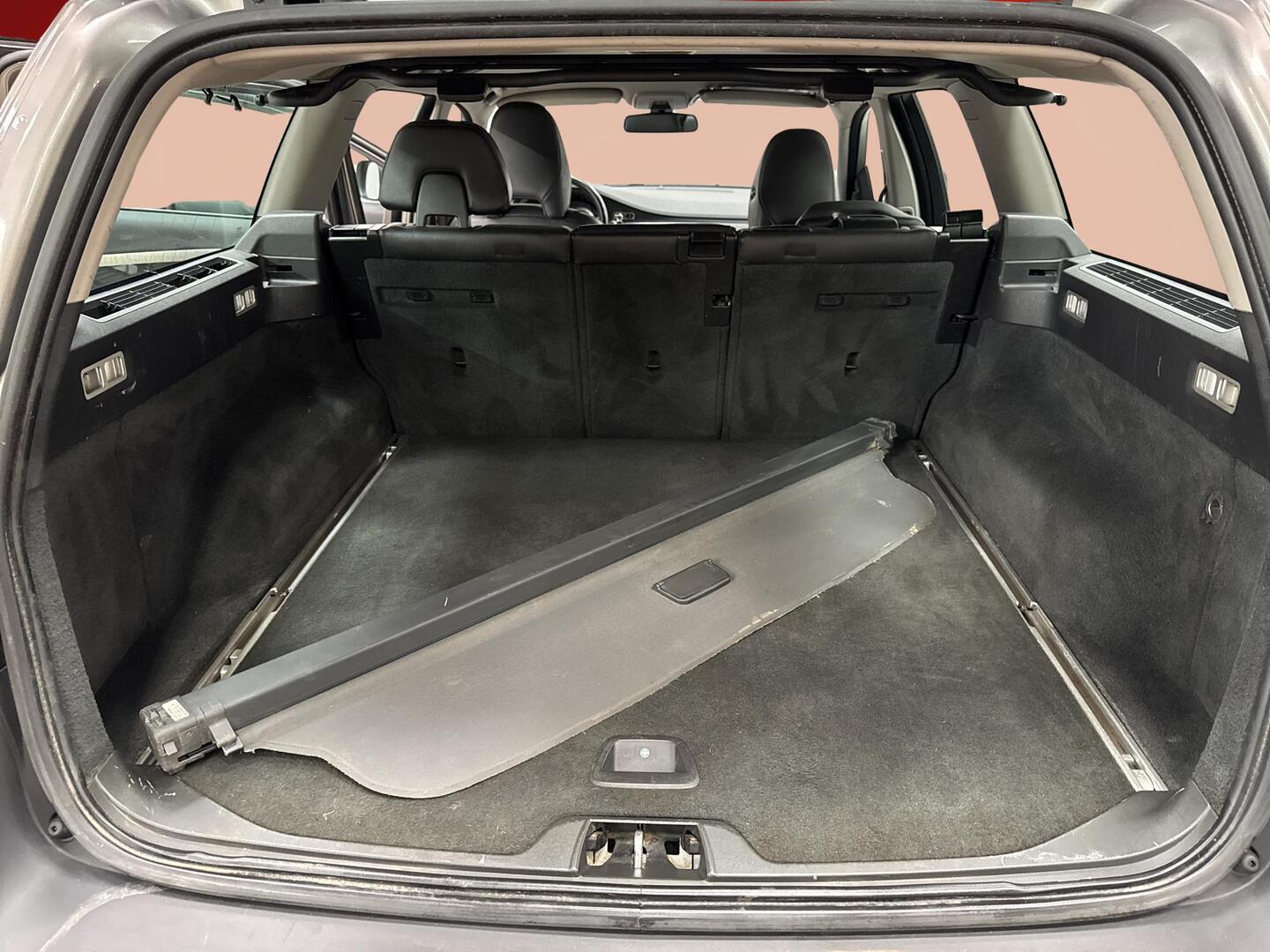 VOLVO XC70 2010