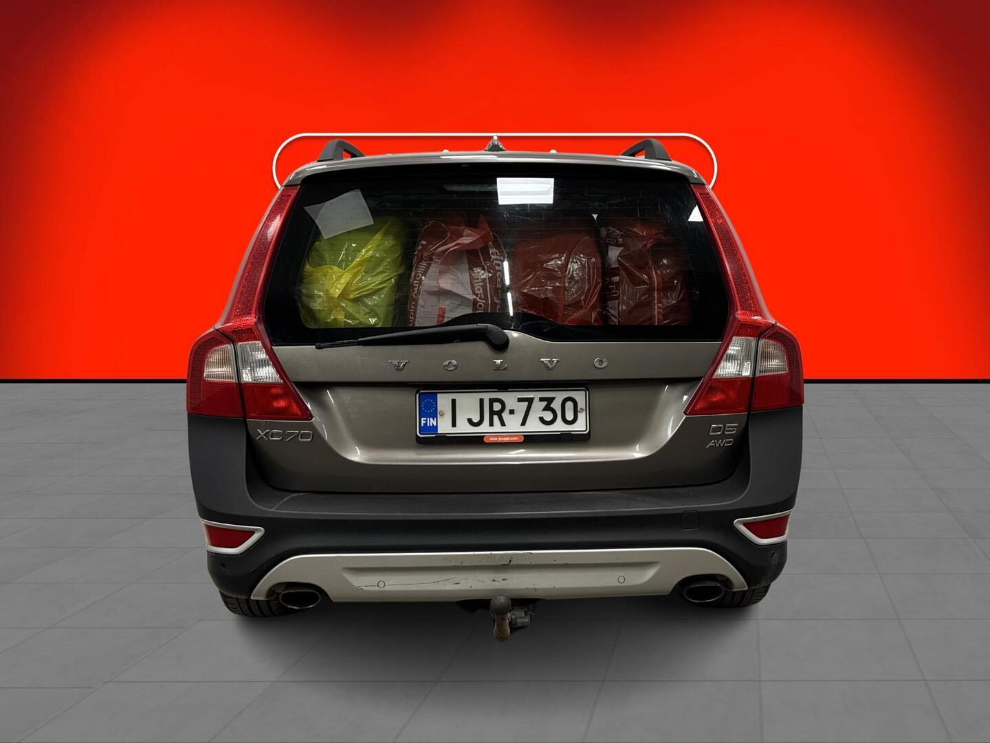 VOLVO XC70 2010