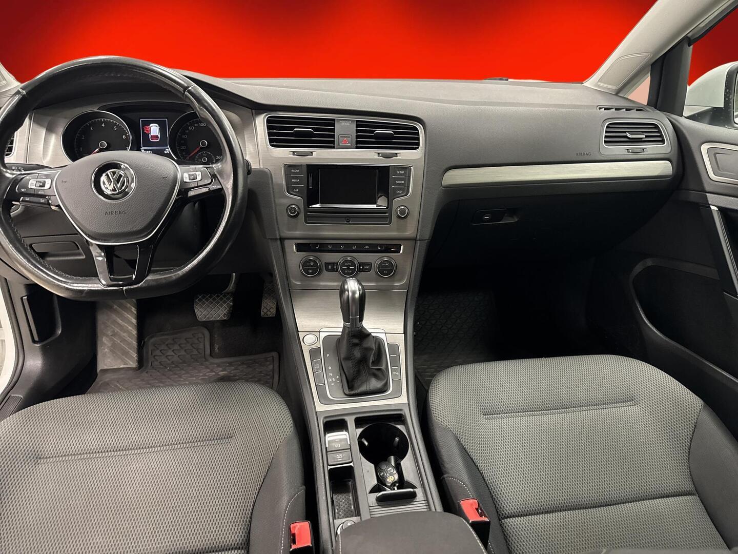 VOLKSWAGEN Golf 2014