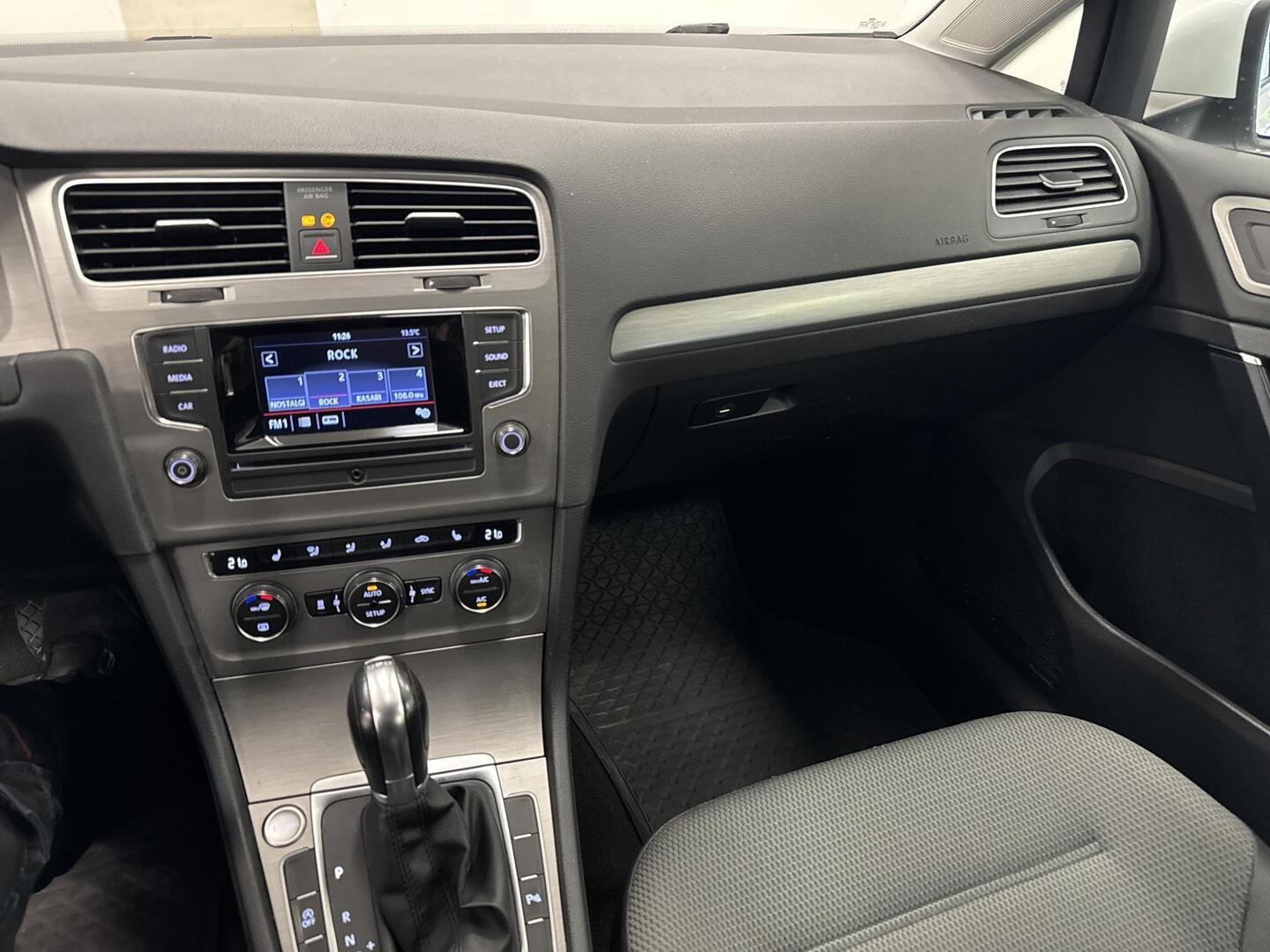 VOLKSWAGEN Golf 2014