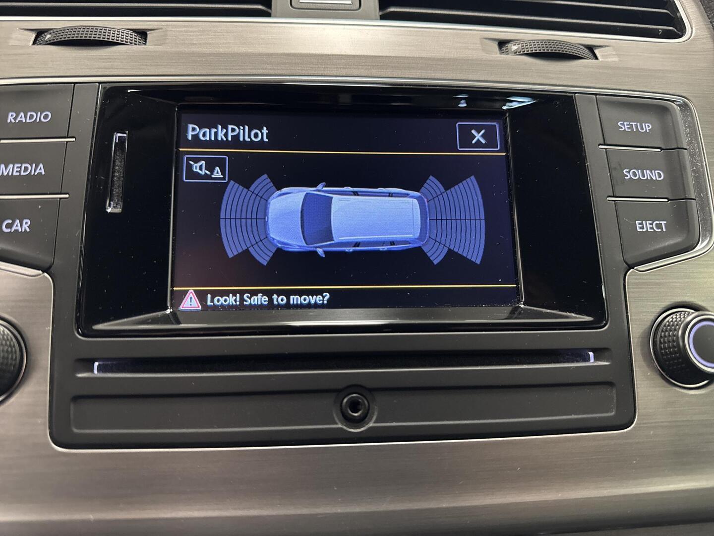 VOLKSWAGEN Golf 2014