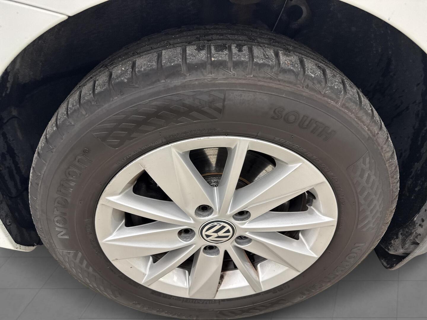VOLKSWAGEN Golf 2014