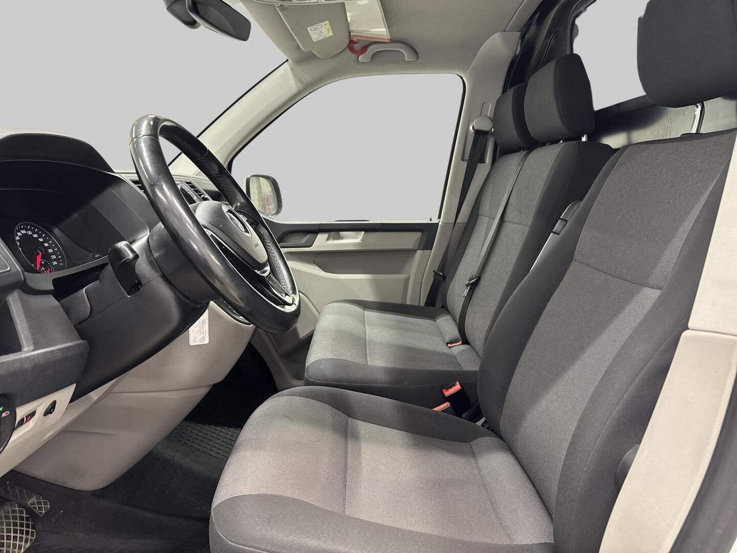 VOLKSWAGEN Transporter 2018