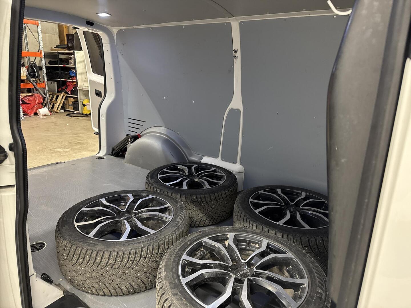VOLKSWAGEN Transporter 2018