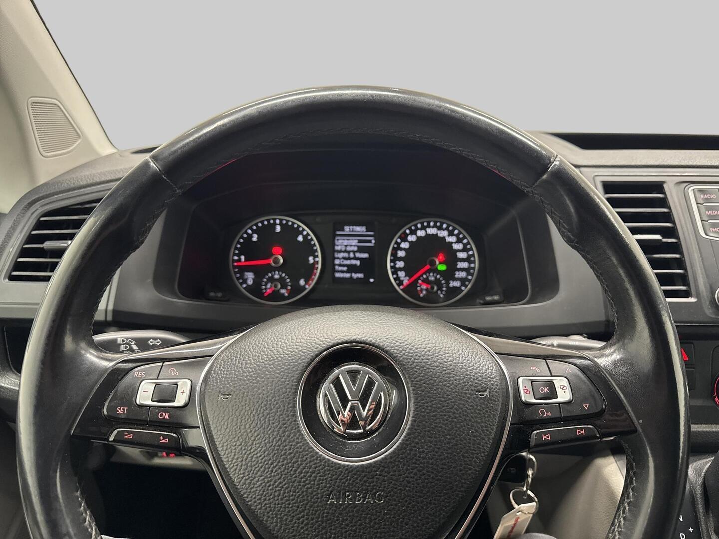 VOLKSWAGEN Transporter 2018