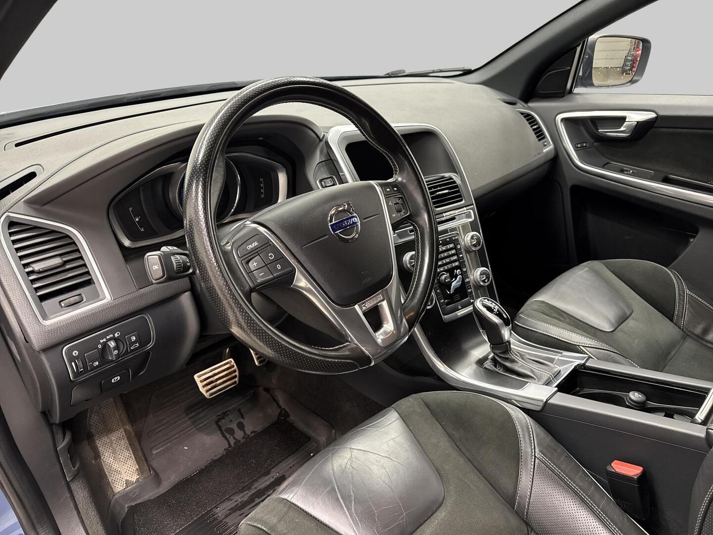 VOLVO XC60 2017