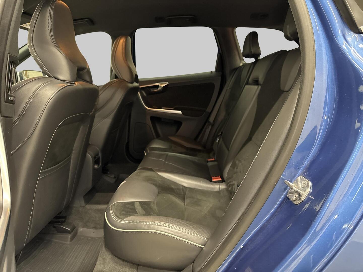 VOLVO XC60 2017