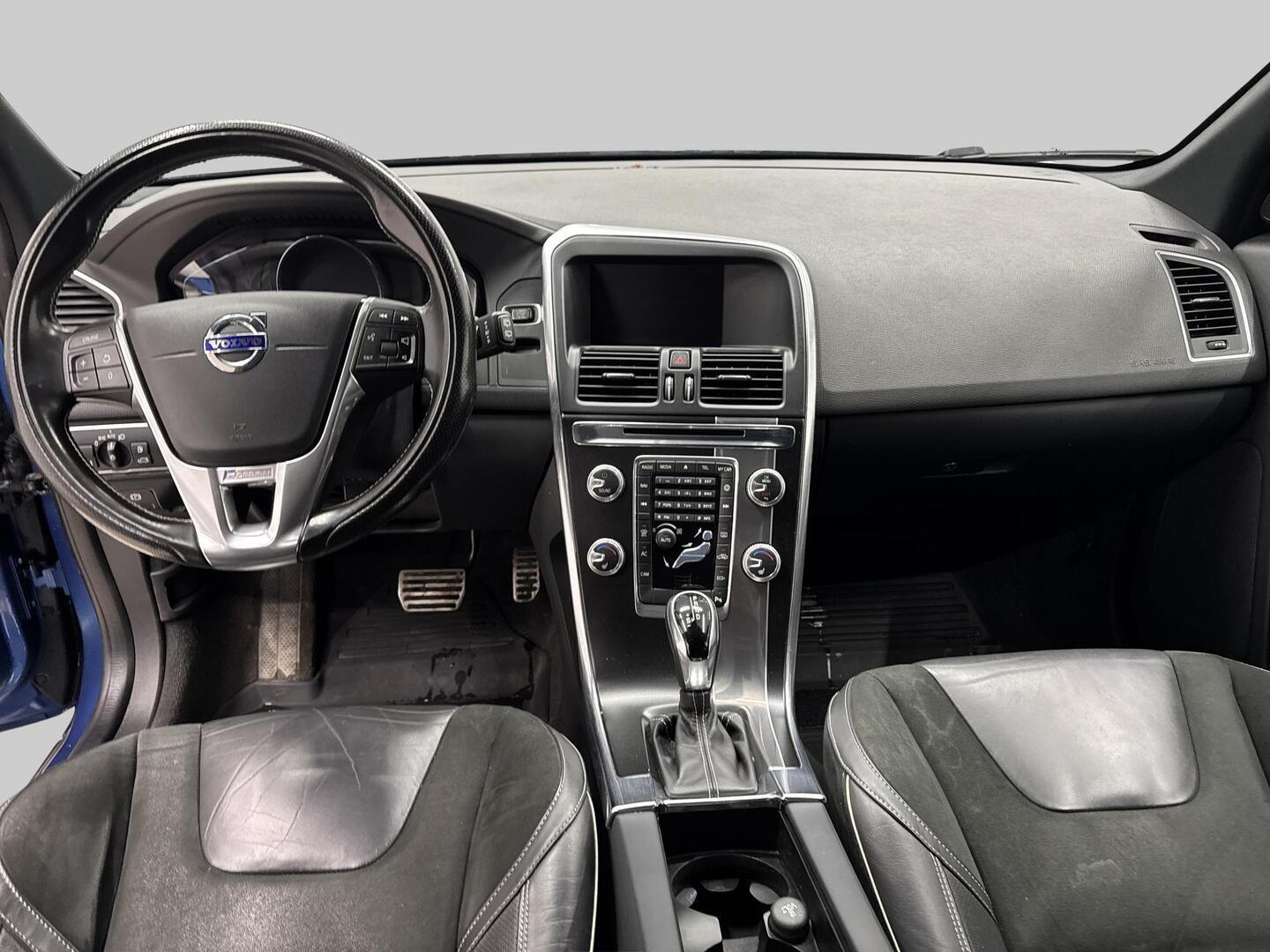 VOLVO XC60 2017