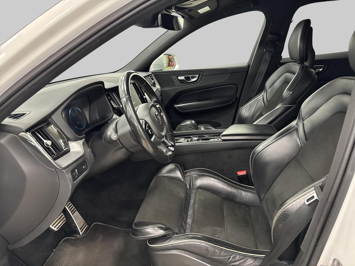 VOLVO XC60 2018