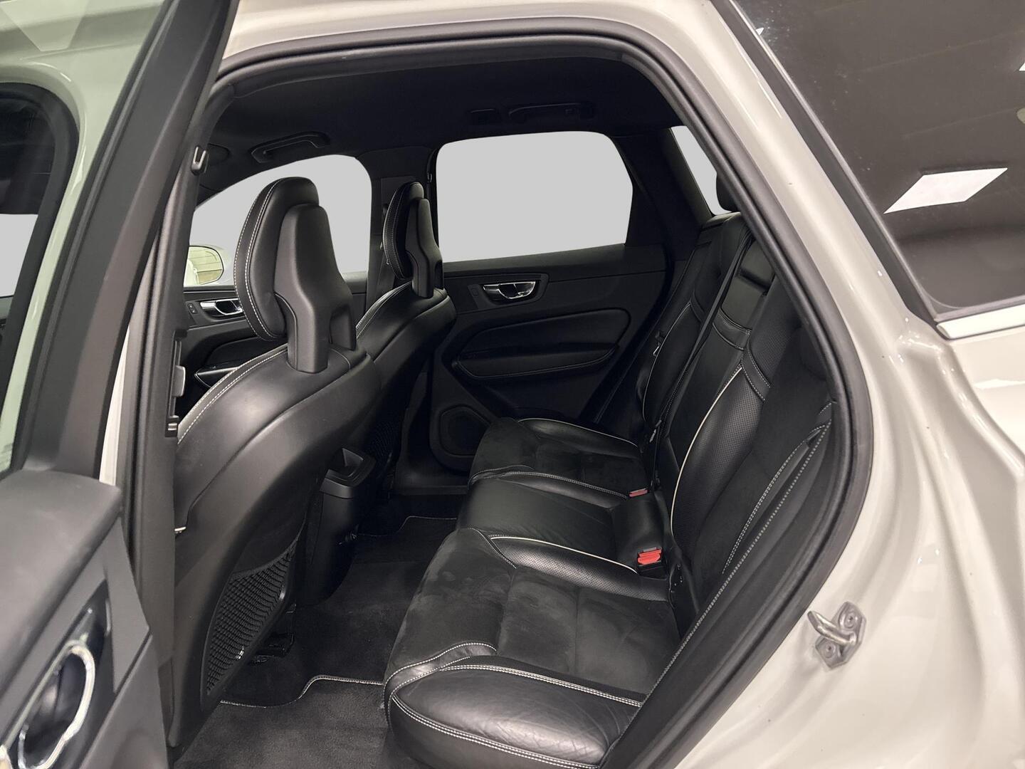 VOLVO XC60 2018