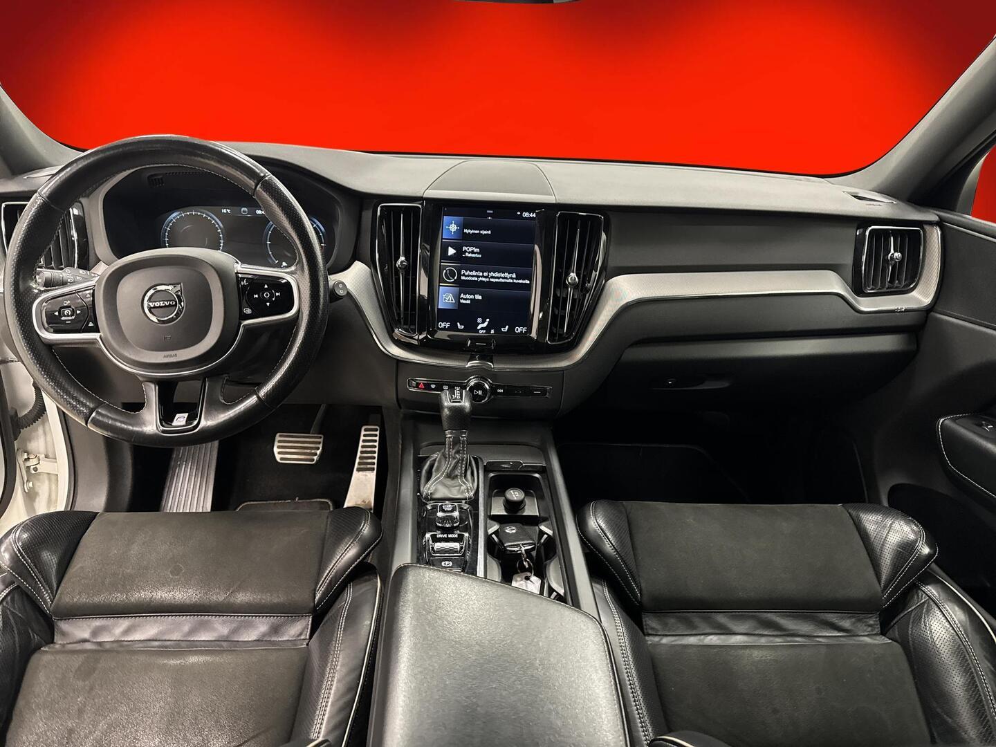 VOLVO XC60 2018