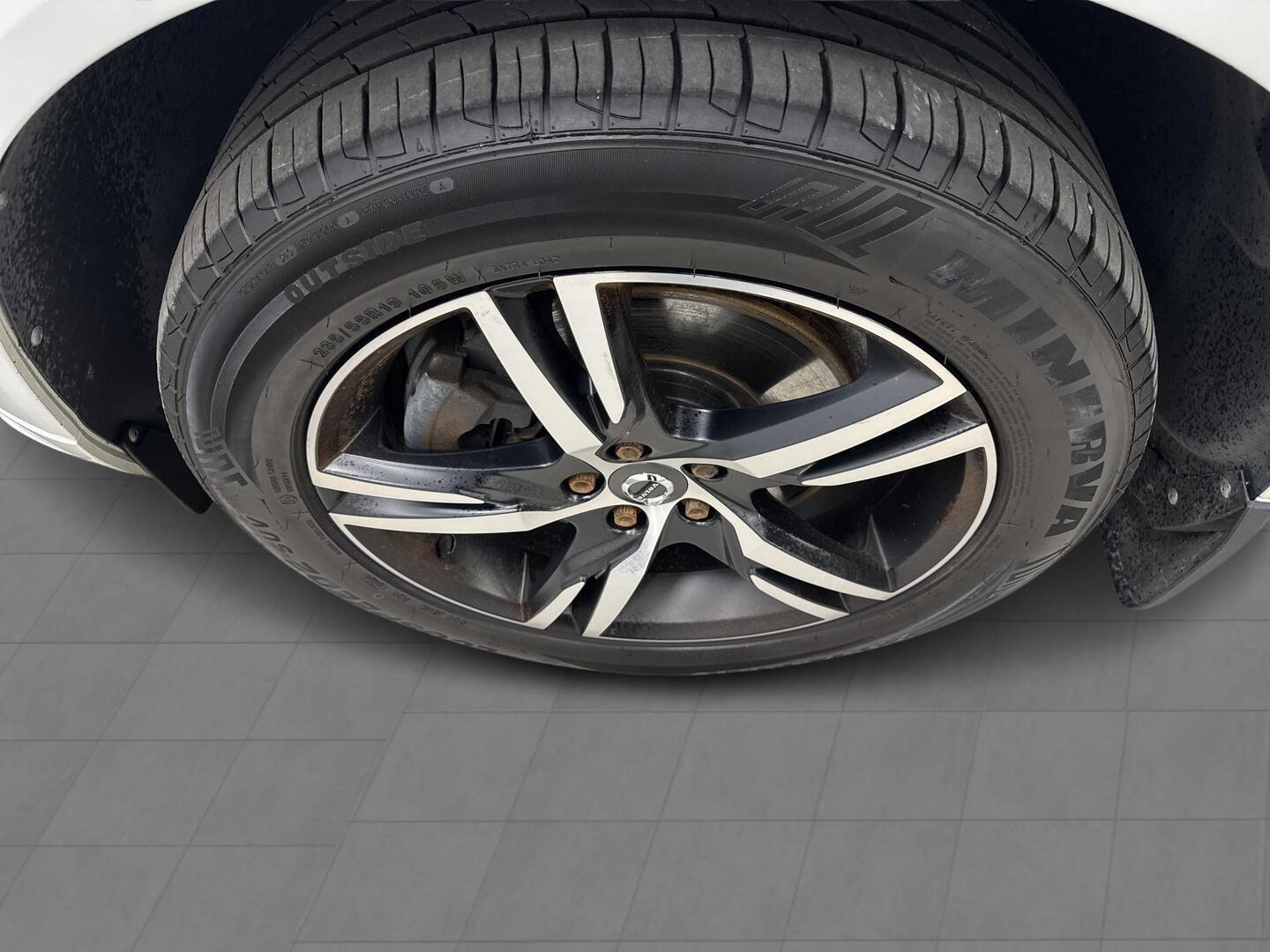 VOLVO XC60 2018