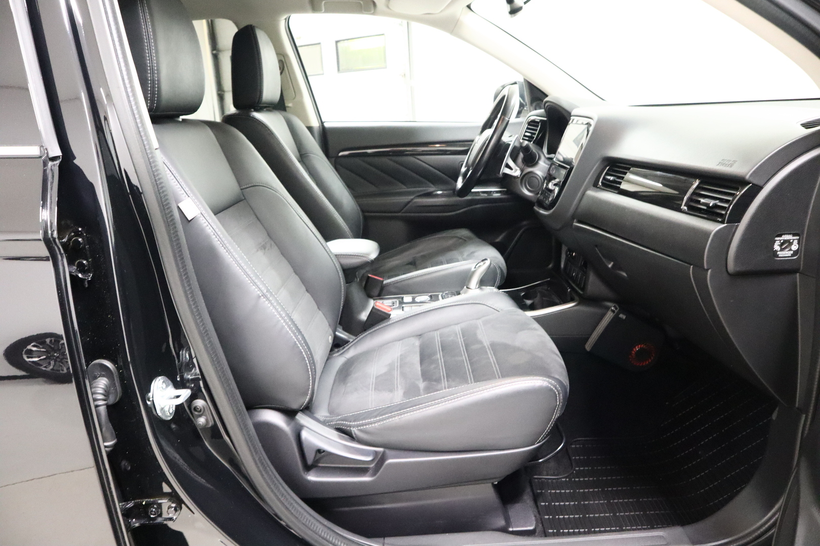 MITSUBISHI OUTLANDER PHEV 2018