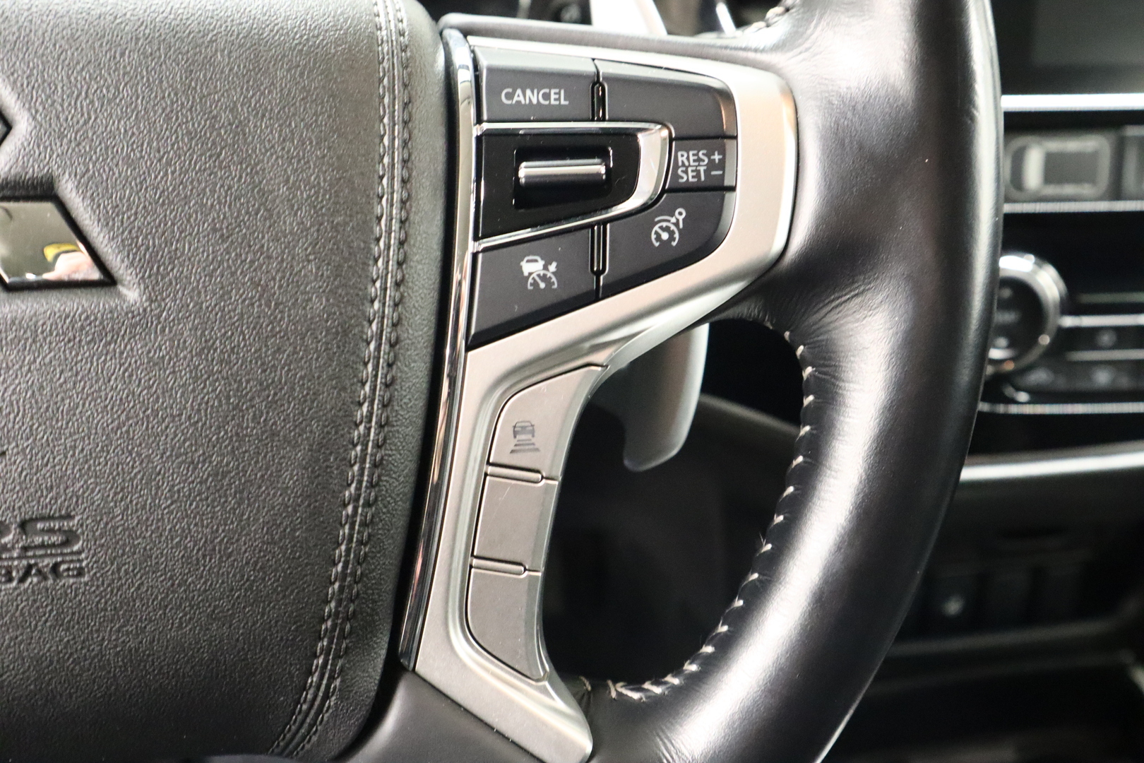 MITSUBISHI OUTLANDER PHEV 2018