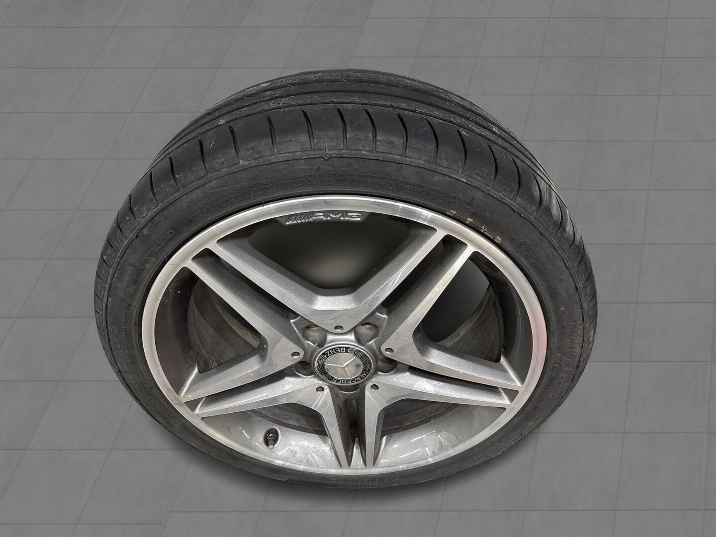 MERCEDES-BENZ A 2015