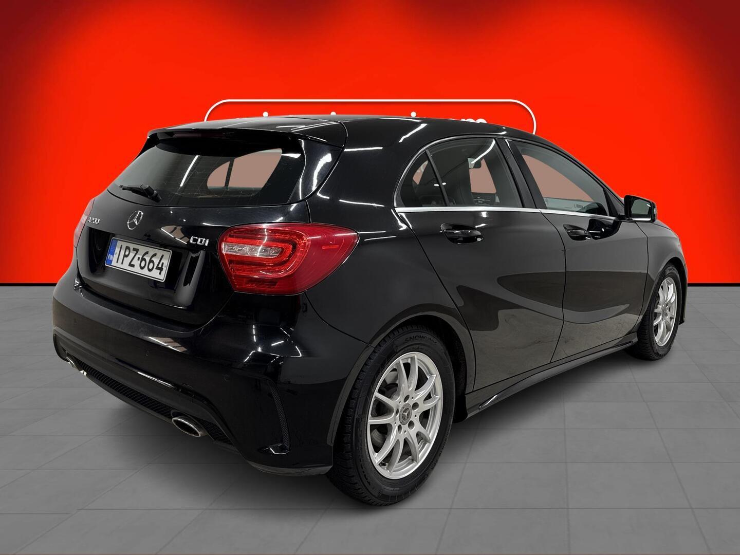 MERCEDES-BENZ A 2015