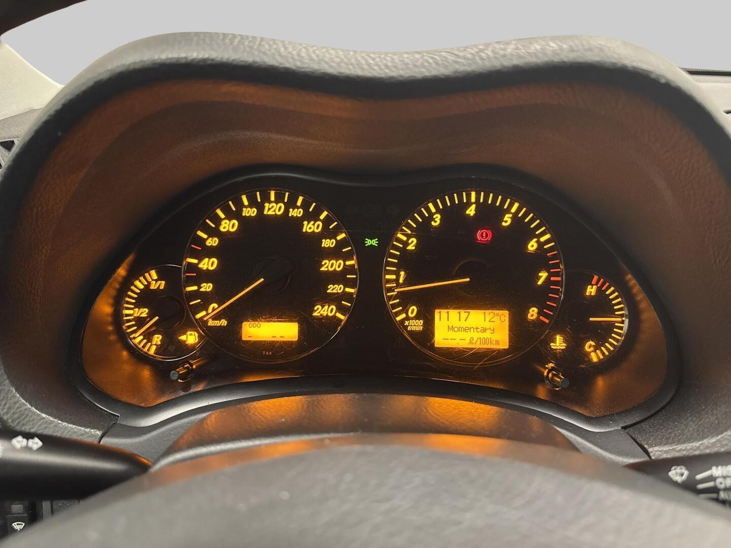 TOYOTA Avensis 2005