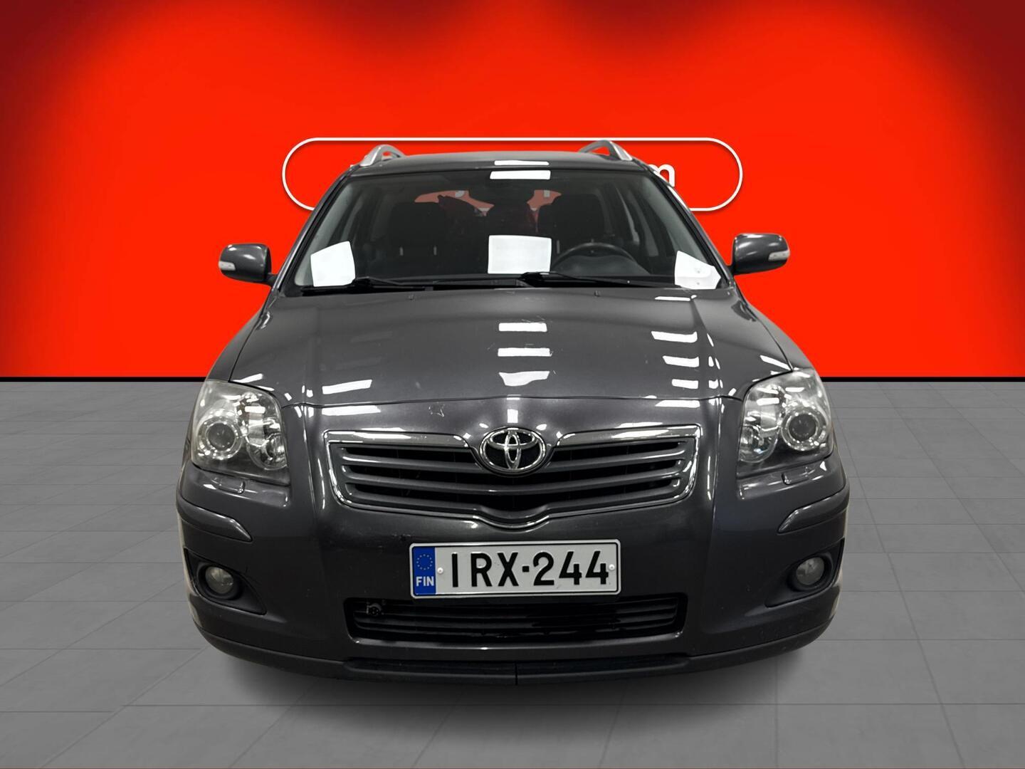 TOYOTA Avensis 2005