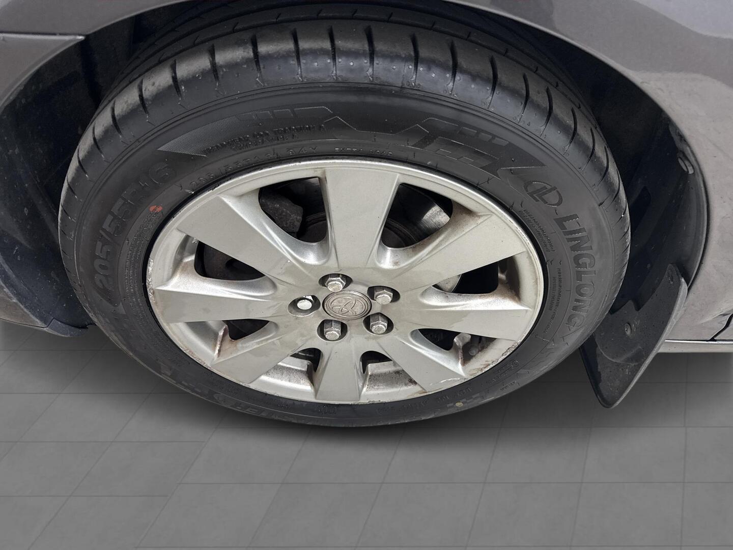 TOYOTA Avensis 2005