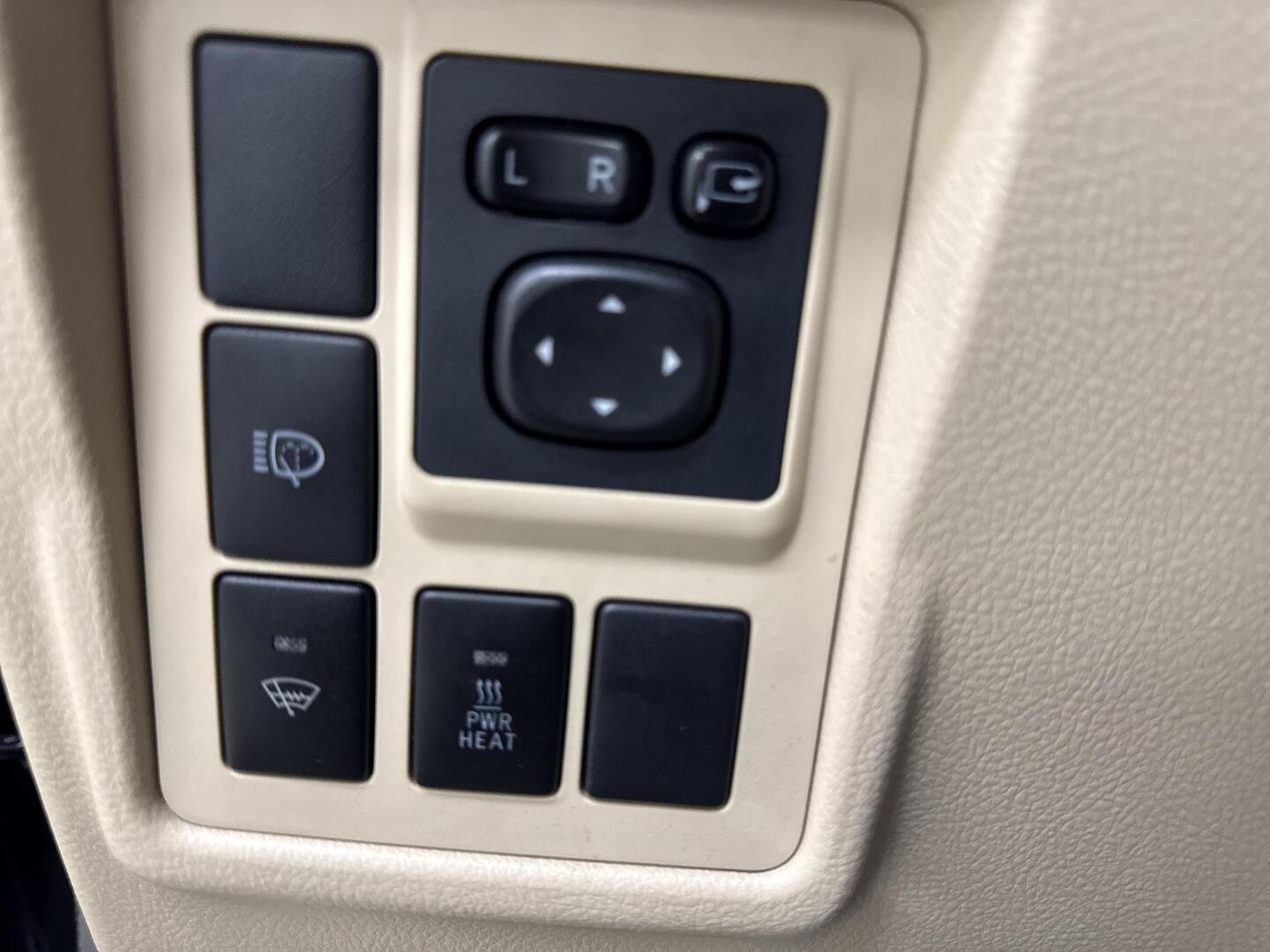 TOYOTA Land Cruiser 2013