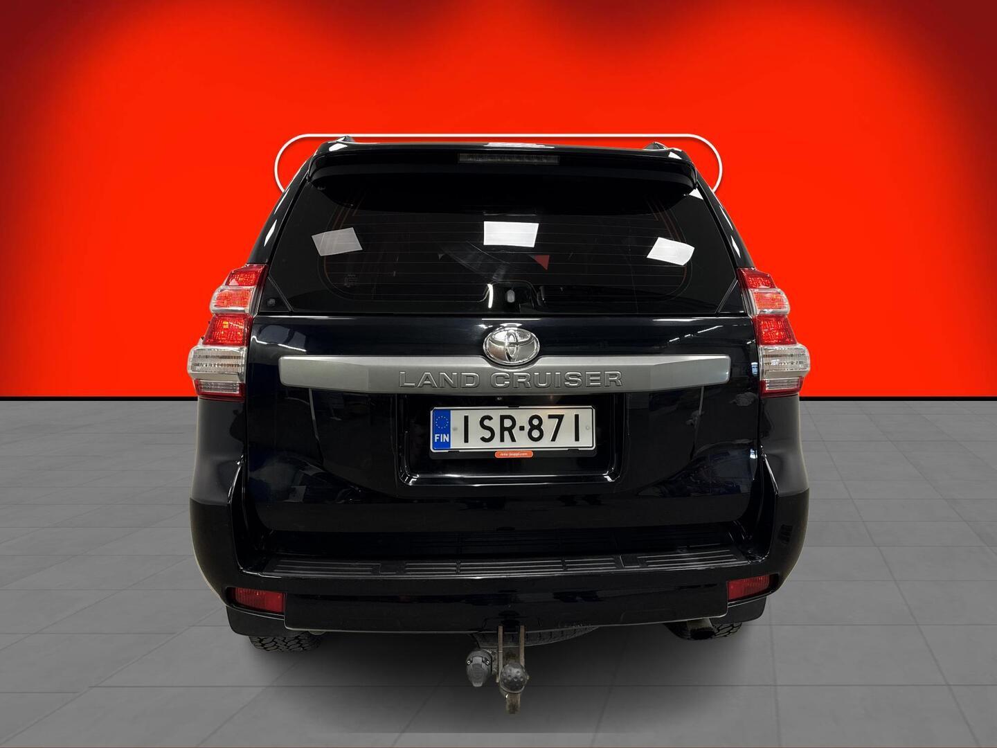 TOYOTA Land Cruiser 2013