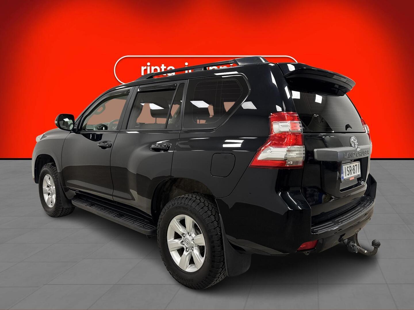 TOYOTA Land Cruiser 2013