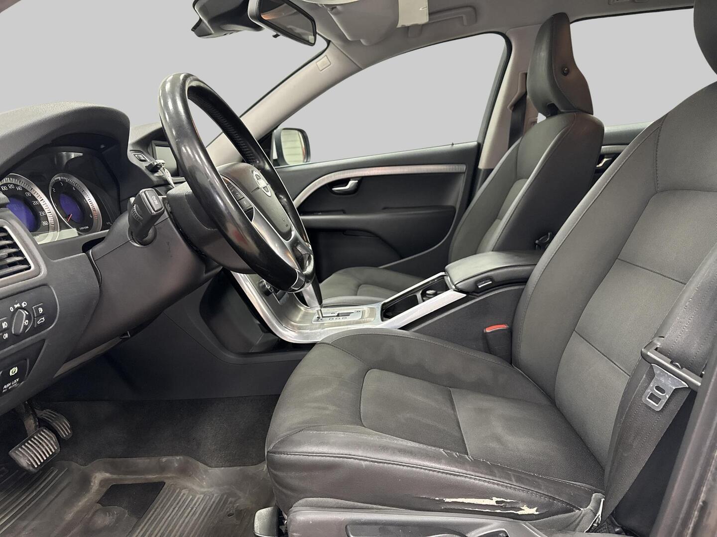 VOLVO XC70 2012