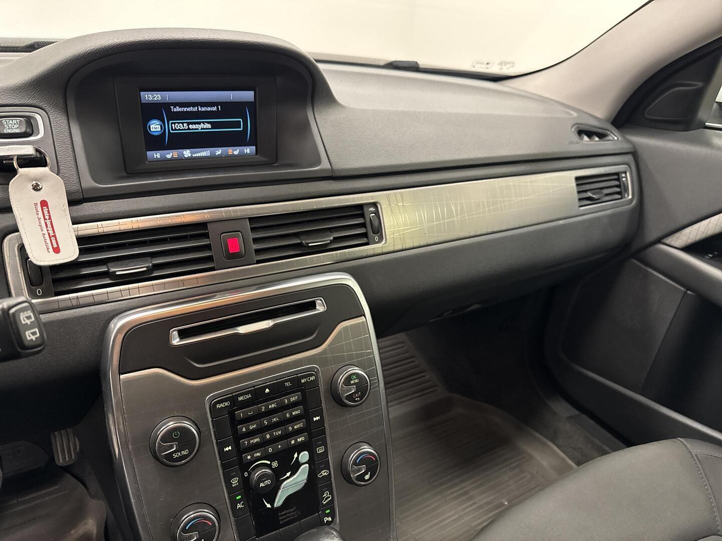 VOLVO XC70 2012