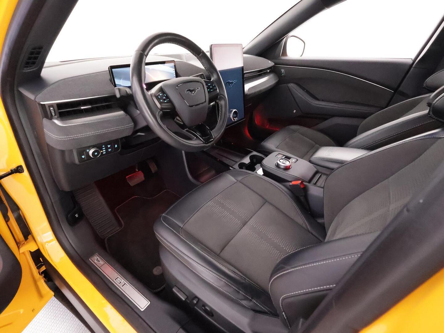FORD MUSTANG MACH-E 2021