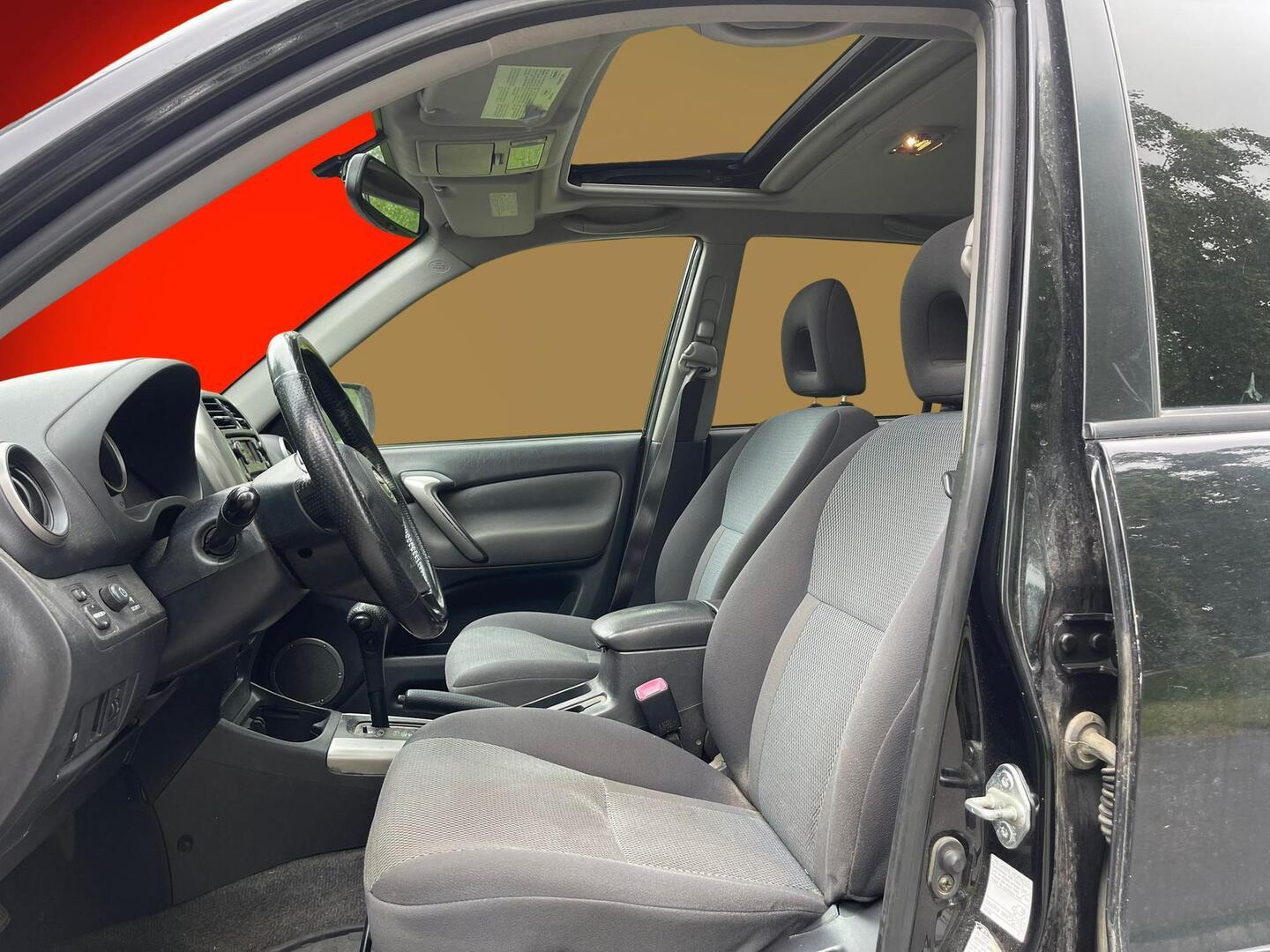TOYOTA RAV4 2005