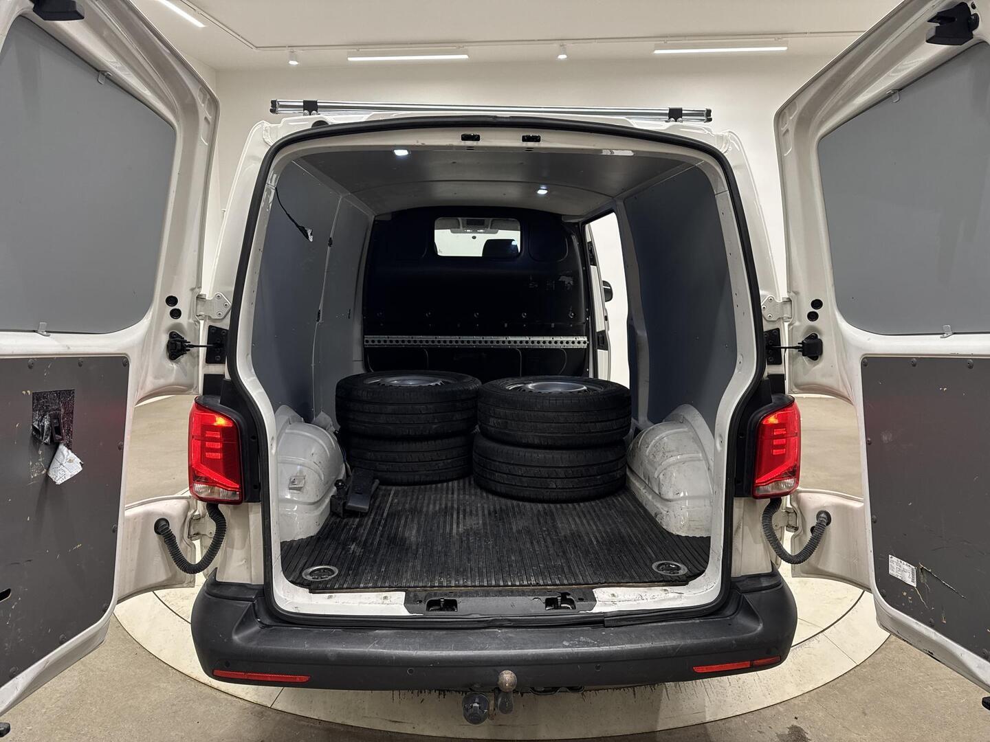 VOLKSWAGEN Transporter 2021