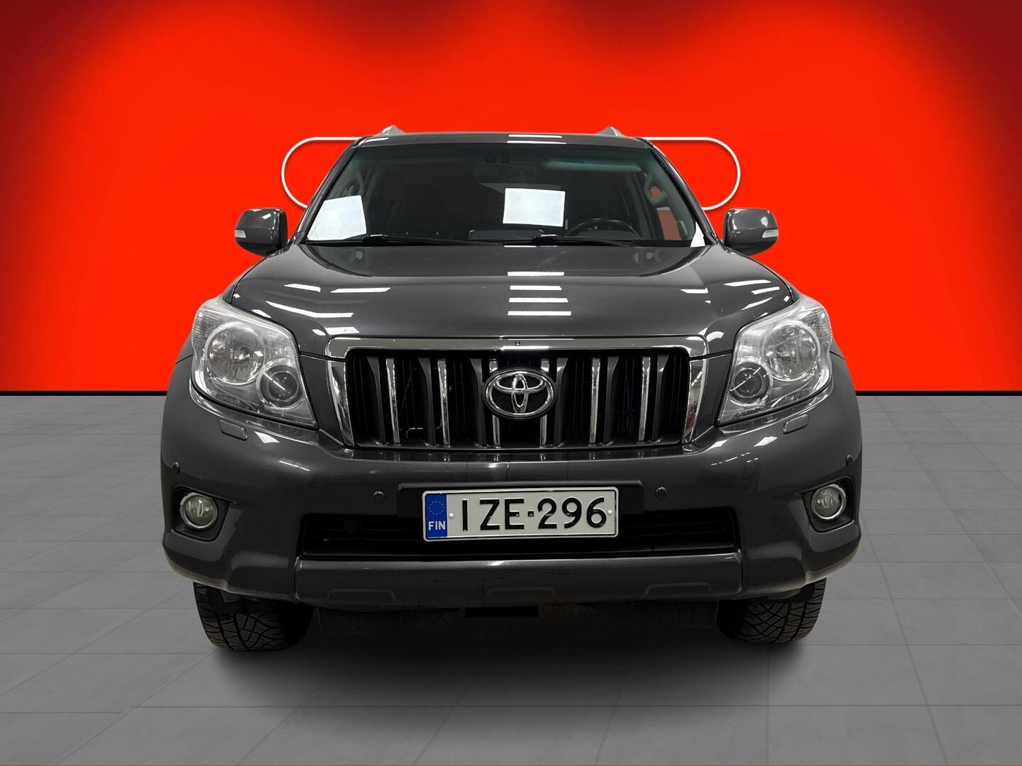 TOYOTA Land Cruiser 2013