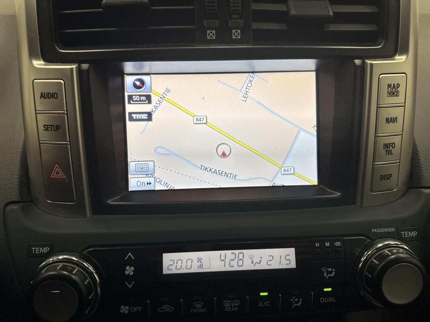 TOYOTA Land Cruiser 2013