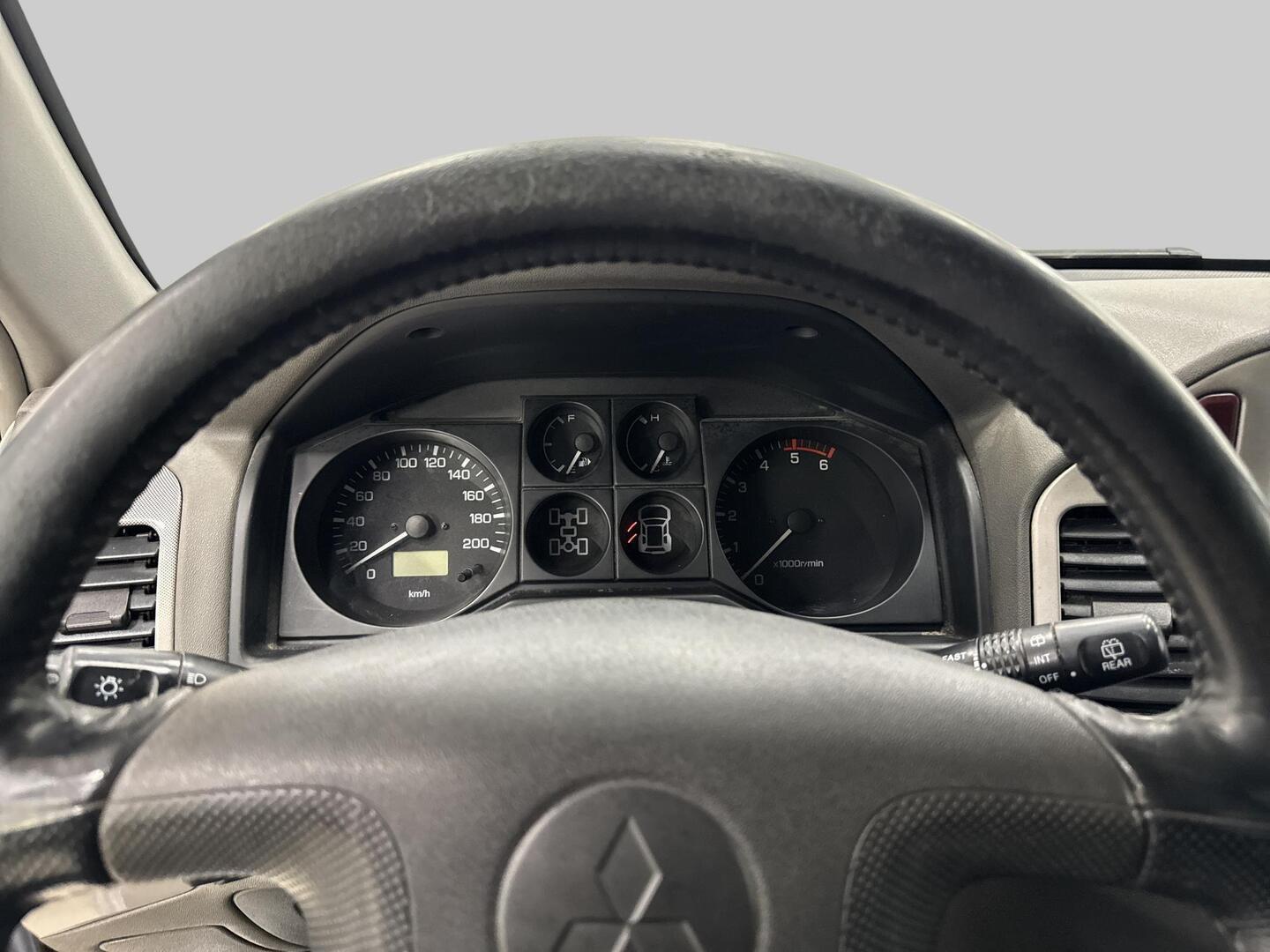 MITSUBISHI Pajero 2006