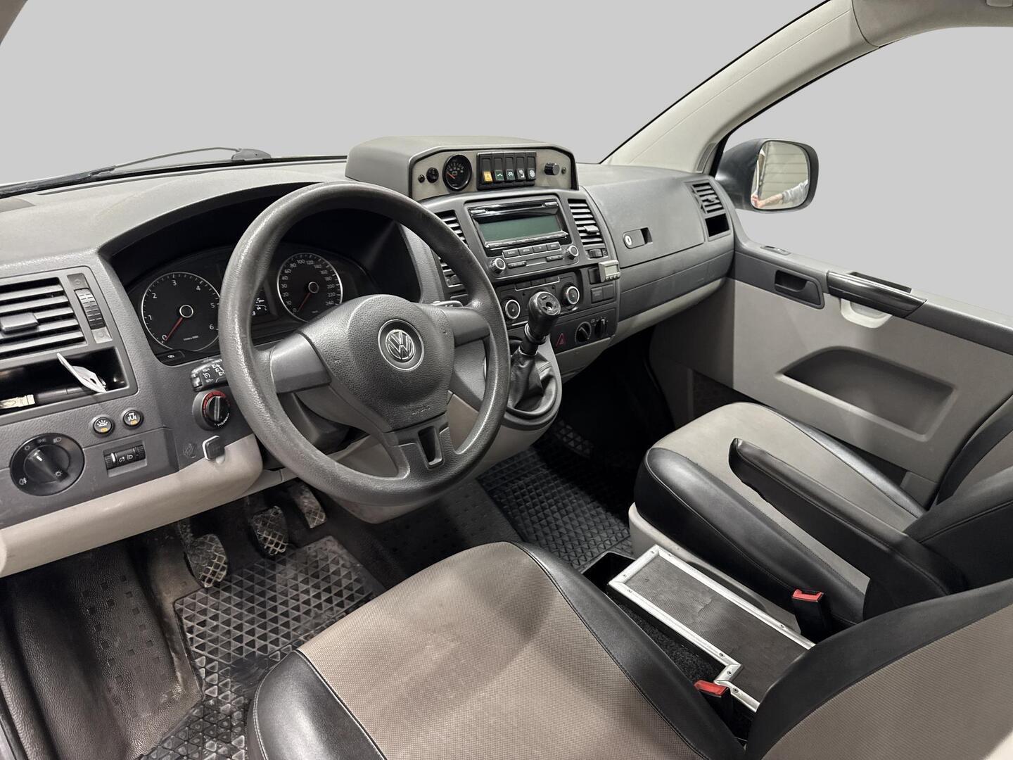 VOLKSWAGEN Transporter 2011