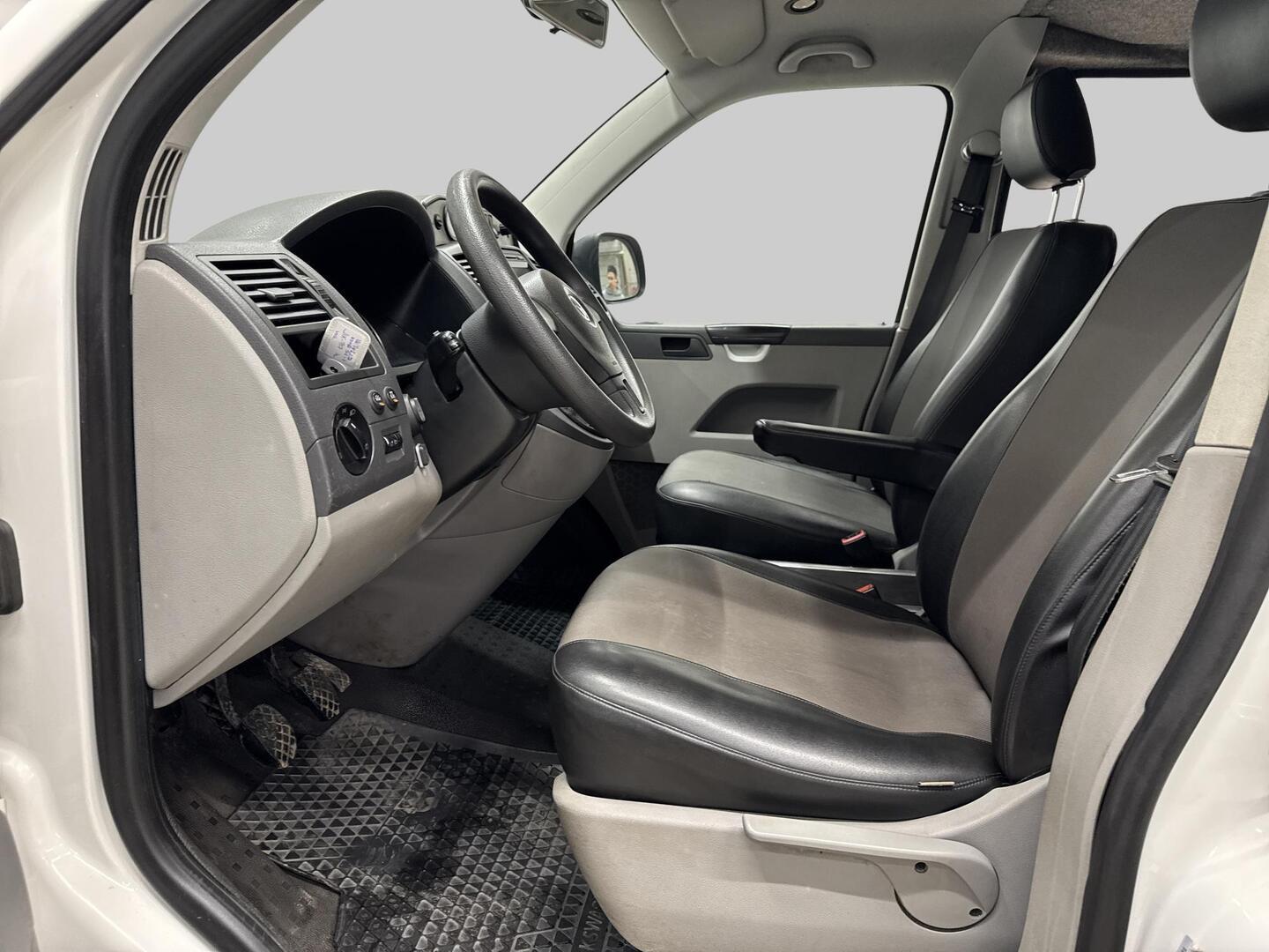 VOLKSWAGEN Transporter 2011