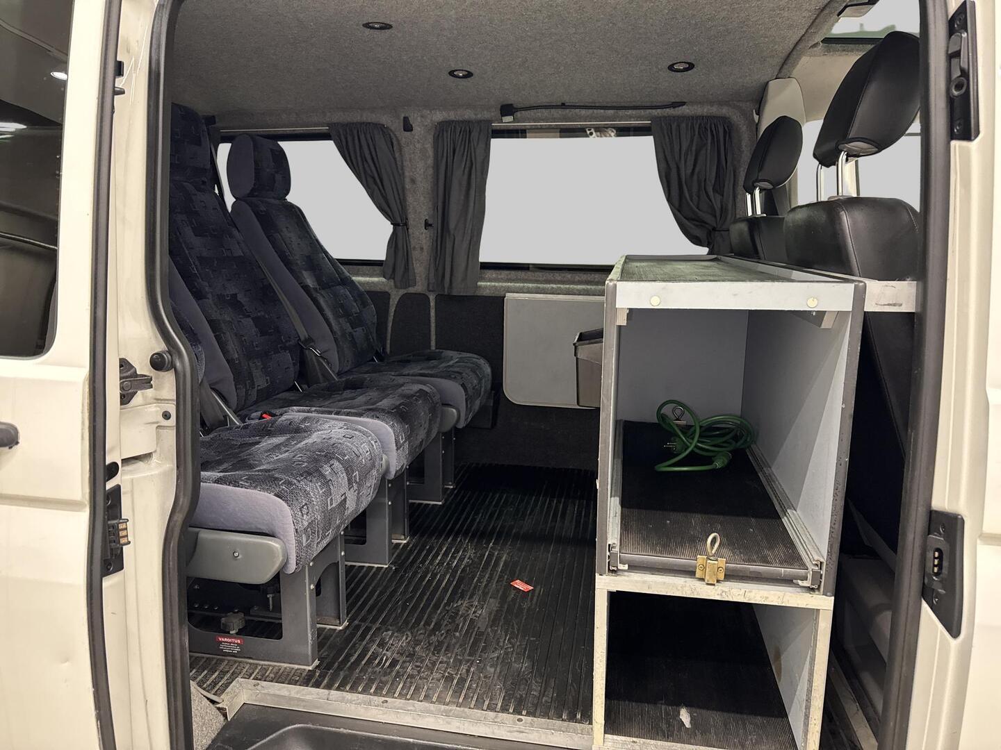 VOLKSWAGEN Transporter 2011