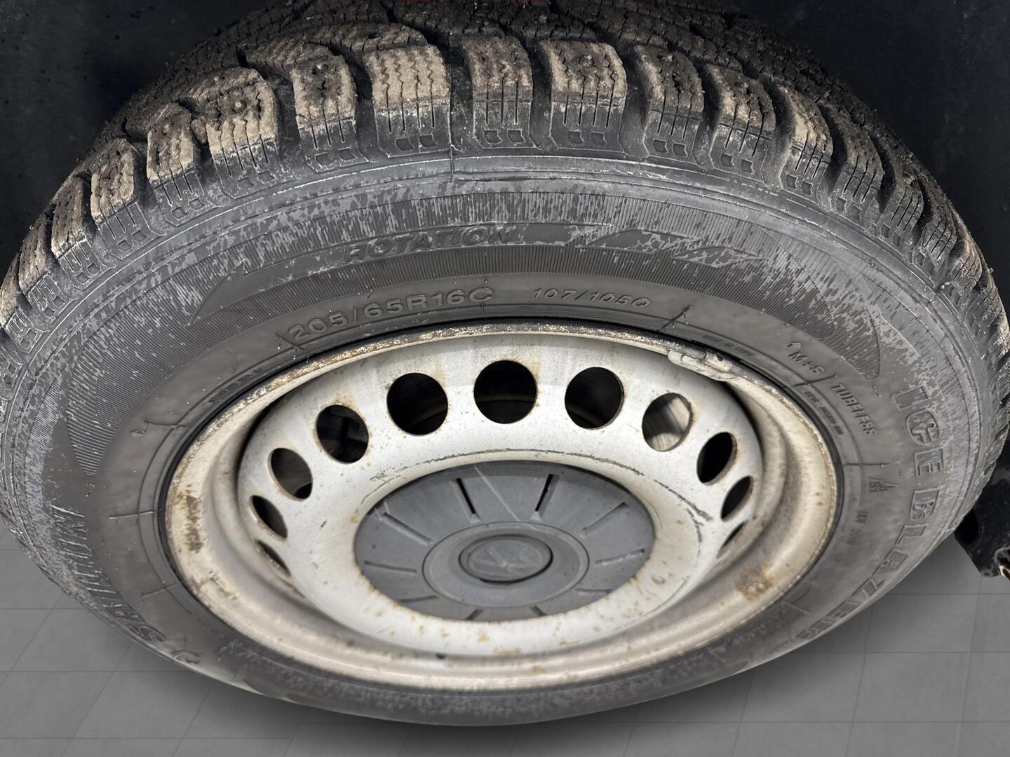 VOLKSWAGEN Transporter 2011