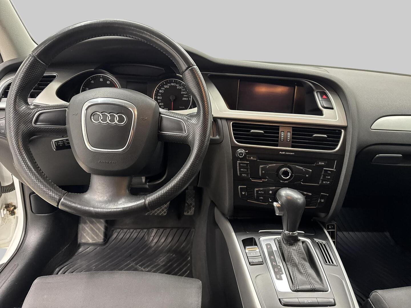 AUDI A4 2011