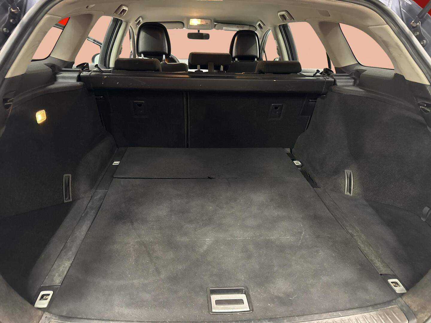 TOYOTA Avensis 2013