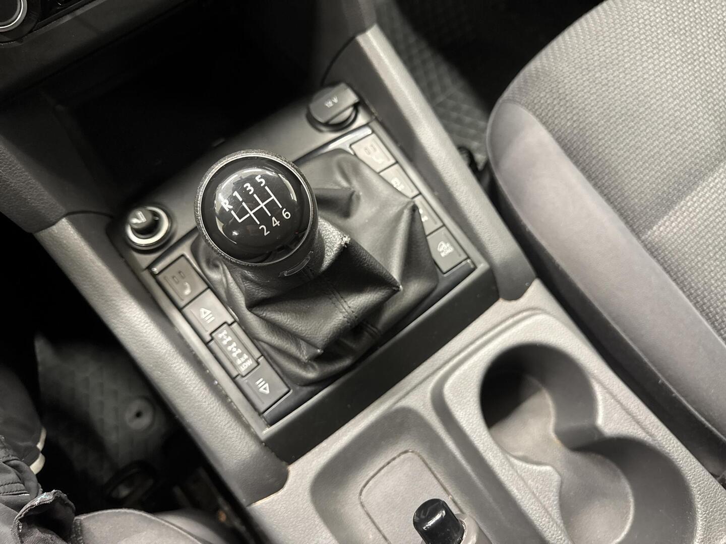 VOLKSWAGEN Amarok 2015