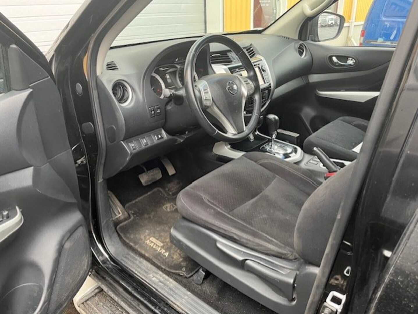 NISSAN Navara 2016